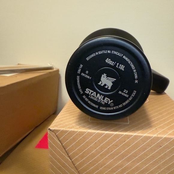 $$-SALE-$$ Stanley Black FlowState Tumbler 40oz - Picture 4 of 4